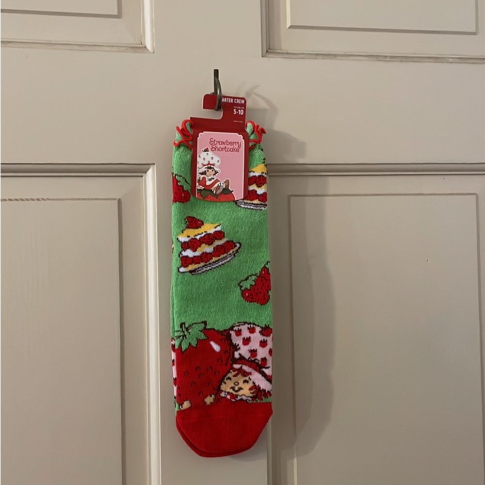 Strawberry Shortcake Socks Womens Adult Shoe Size: 5-10. NEW!! Never Worn!